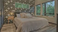 Brand New Relaxing Mountain Retreat