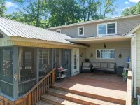 Spacious 5-bedroom house in the heart of Guntersville located ON the lake. - 4 tähden