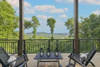 Ridge Haus Luxury Mountain Views Hot Tub Game Room
