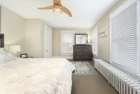 View from the Top!  Steps from Grandview, Sleeps 8 - บังกะโล