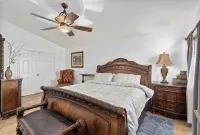 😎🏜️ <br>NEW Beautiful Relaxed Elegant Retreat.2330 sf 4b3b. - Jacuzzi