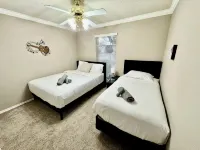 Keller Charm-Near Bear Creek Park & Stadiums,Pool Hotels in Keller