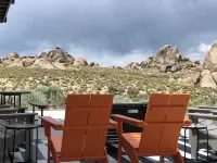 >>MAGICAL property on 5 acres in the Alabama Hills - 4-Star