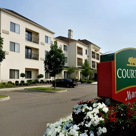 Courtyard Newark Granville