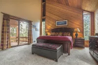 Cozy Cabin 5.5 Bedrooms, Forest/Mountain View 3 Decks 2 Masters Hot Tub 4200Sqft