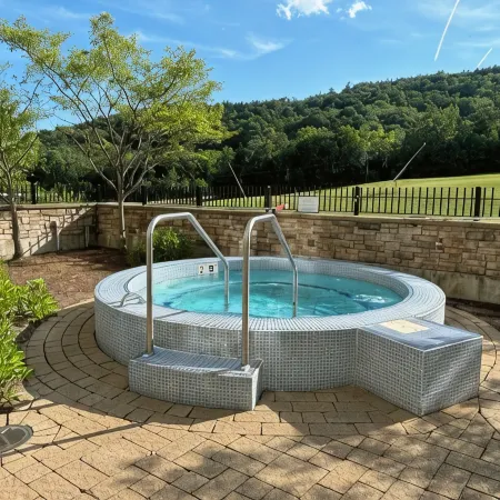 Okemo's Jackson Gore-1 Bedroom Condo /Direct Ski Access. Walk to Pool & hot tubs