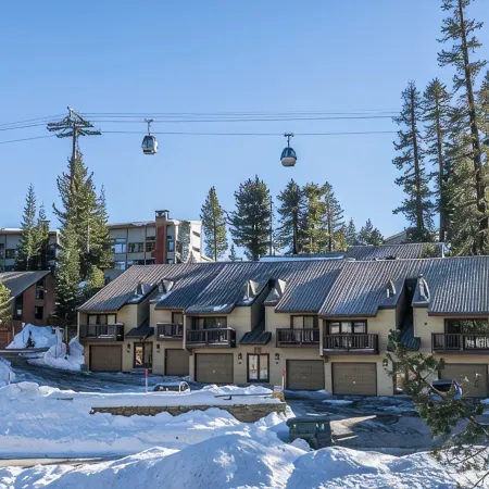 Slopeside Retreat at Mammoth Mountain, Ski-in\Ski-out at Canyon Lodge