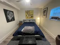 Apt in the Heart of Montrose! World Cup Special! - Condos
