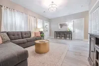 Glamorous Renovated Home in Historic Bryan - 3 tähden