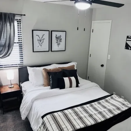 New Remodel 3BD/2Bath Weekly/Monthly Discounts available
