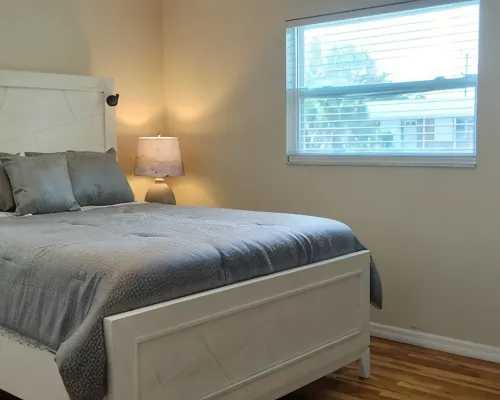 Beach Style House w/ large backyard, close to fishing, canoeing, and beaches Hotels in West Bradenton