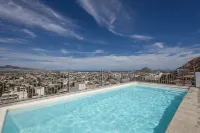 Dog-friendly Hotel Suite With Ocean-view Rooftop Infinity Pool, Central AC & gym