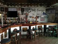 Harleys Pub and Hotel - bar