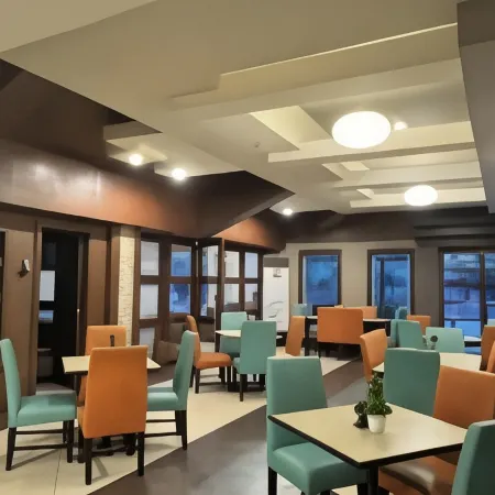 MO2 Westown Hotel - Mandalagan