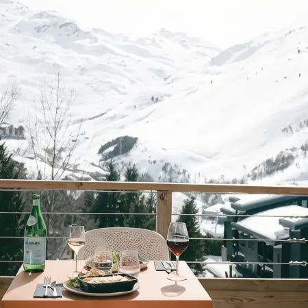 Alpeen Hotel