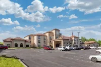 City Express by Marriott Milford Cooperstown - Parkering