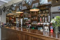 Balfour Arms - بار