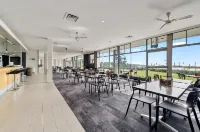 Scamander Beach Resort - parking