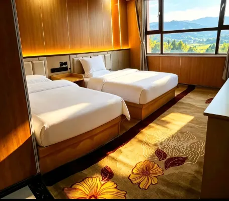 Lingshan Hotel - ที่มีที่จอดรถ