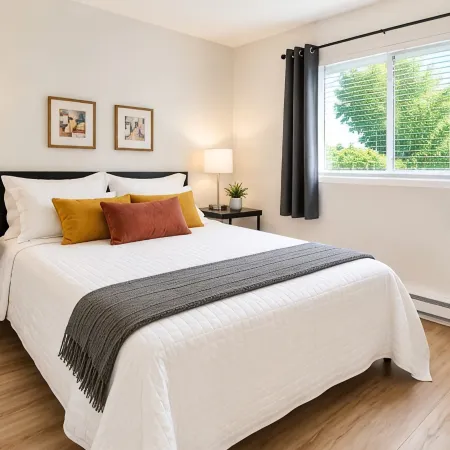 Full Kitchen - Cozy 2 Br with King Bed - Hospital & Hanford Super Close.