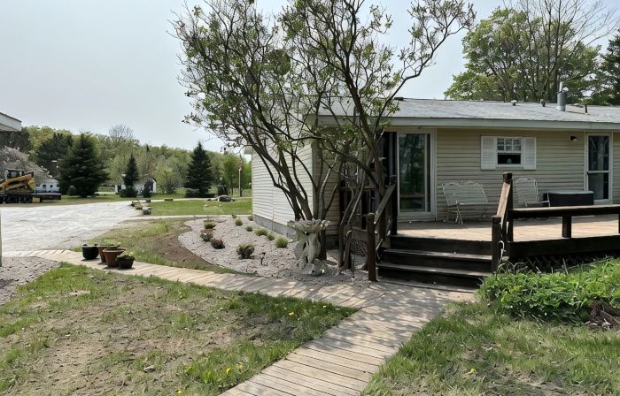 Cozy Place w/Rustic Bunk house ORV Trail at end of driveway Sleeps 8-10