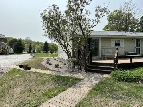 Cozy Place w/Rustic Bunk house ORV Trail at end of driveway Sleeps 8-10 - 홈스테이