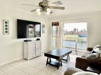 Spectacular Sunsets! Private Pool & Spa on Canal - Walk to Beach & Restaurants!! - 4-Star