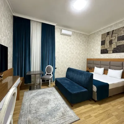 Empire Hotel Hotel dekat Cəfər Cabbarlı