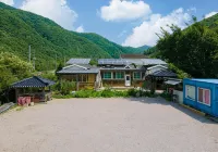 Nolbu and Heungbu Pension - parking