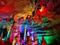DONG CHENG GUOJIDAJIUDIAN - pemandangan pegunungan