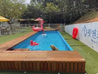 Seosan Pet & Tree Dog Glamping (Individual Barbecue) - Pools