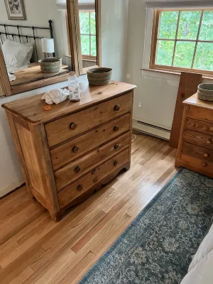 Spacious 4 BR Home, Steps to Lagoon, Minutes to Downtown Oak Bluffs and Beaches! - 무료 와이파이