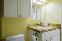 Stunning Oceanfront Condo In Prefect Location With A/C