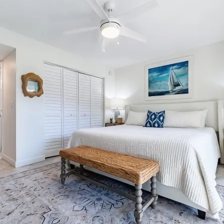 Ocean Villas Luxury 3 bedrooms/2 baths with huge patio and personal beach cart