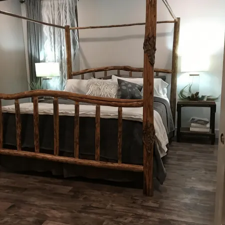 Best Downtown Location! Stablemasters Quarters is Awarded Winning! Come See why…