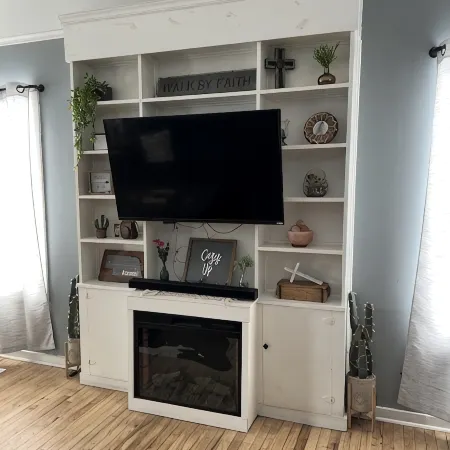 Updated kitchen, Close to downtown, Pet friendly, Privacy fenced backyard!