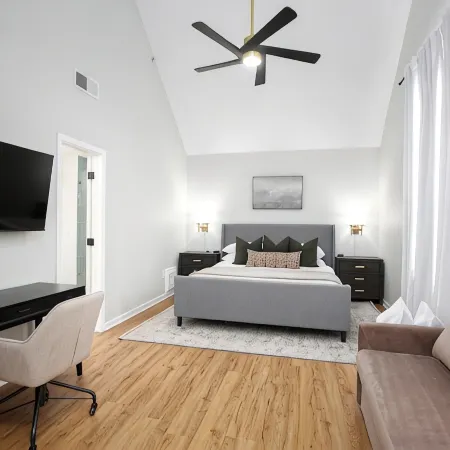 Family & Pet Friendly Modern Townhouse