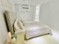 Stunning Studio w balcony for 2, 1 Queen Bed,1 Bathroom 5 mins to the beach - バルコニー