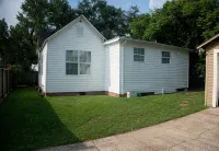 Downtown Cottage Getaway - 4-Star