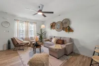 2-Bedroom BoHo Oasis Townhome - 3-Star