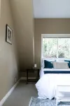 Quiet, cozy 1 bedroom suite, w/ separate entrance. Now with A/C! - Apartments