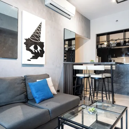 Blackjack Suite @ Uptown Parksuites T2 / 35th Flr