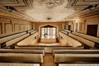 Oneida Community Mansion House - parking