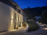 Attilio High Living Suites - Adults Only - Parkering