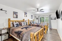 Ultimate Getaway: Movie Theater, Sauna, Hot Tub,WiFi, EV Charging,Pet-Friendly - 小木屋