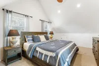 The Jetty House - Hot Tub, Walk to Beach, Sleeps 10, Pets Allowed - 4-Star