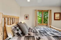 Moose Horn Lodge- A Clean Cabin for Families, Wedding Goers & Montana Adventures