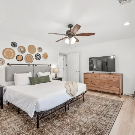 Fresno House - Pool + Arcade Games , Family Friendly!