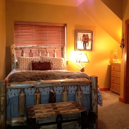 Weekly Discounts! Whitefish Mountain Ski Resort ski in ski out, Luxury Townhouse