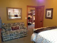 Weekly Discounts! Whitefish Mountain Ski Resort ski in ski out, Luxury Townhouse - balcony